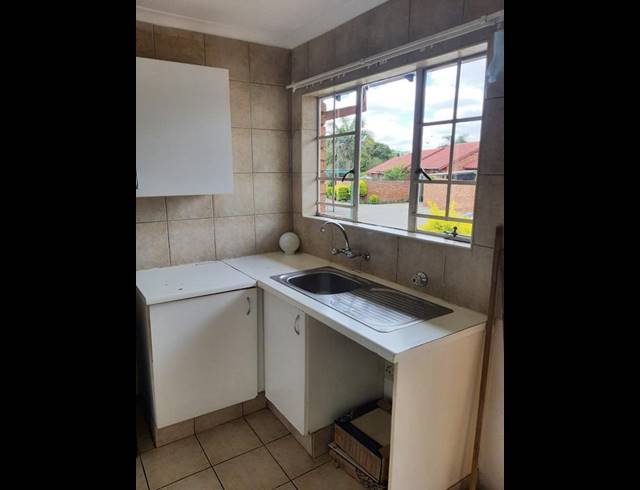 2 BEDROOM PROPERTY TO RENT IN GARSFONTEIN